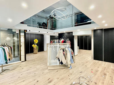 Local commercial - 153 m²