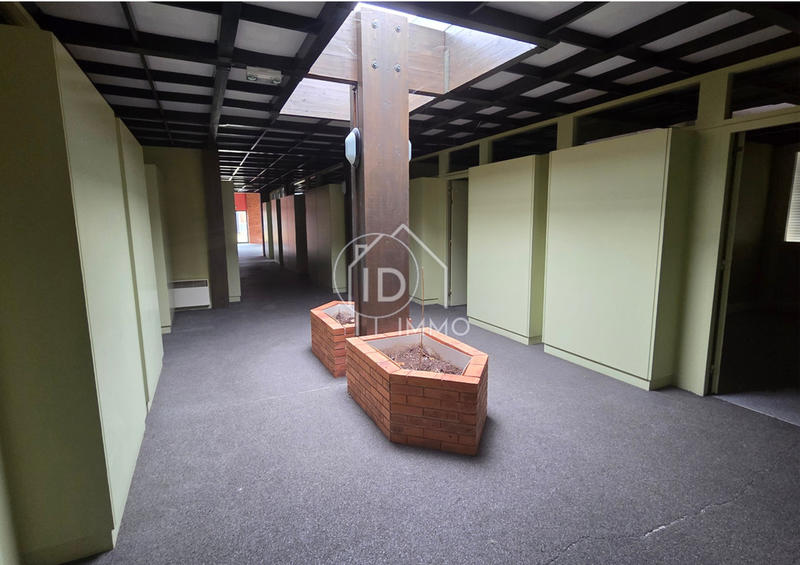 Bureau - 417 m²