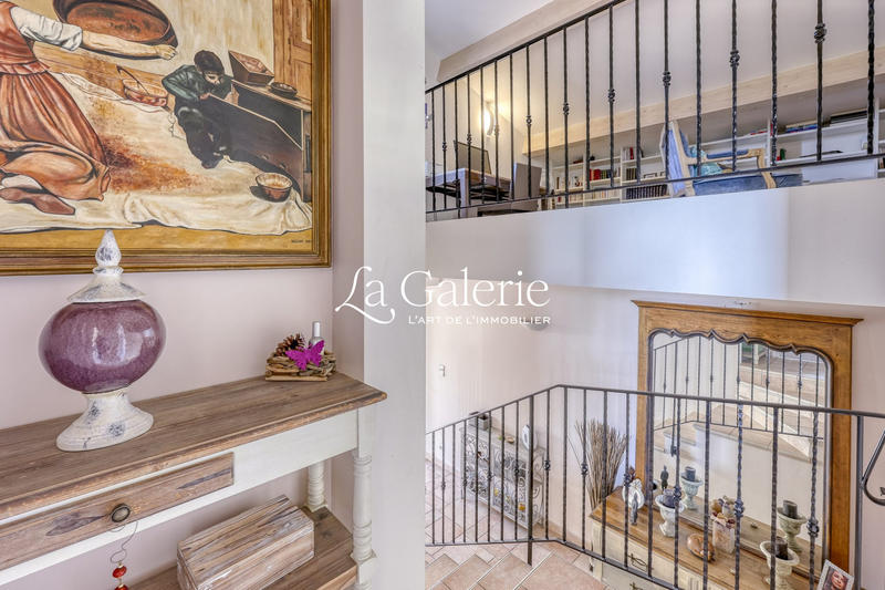 Villa - 240 m² - 7 pièces