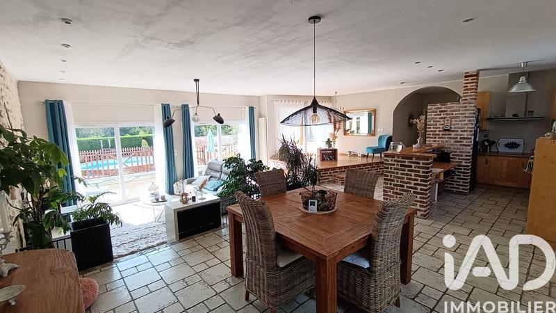 Maison - 397 m² - 16 pièces