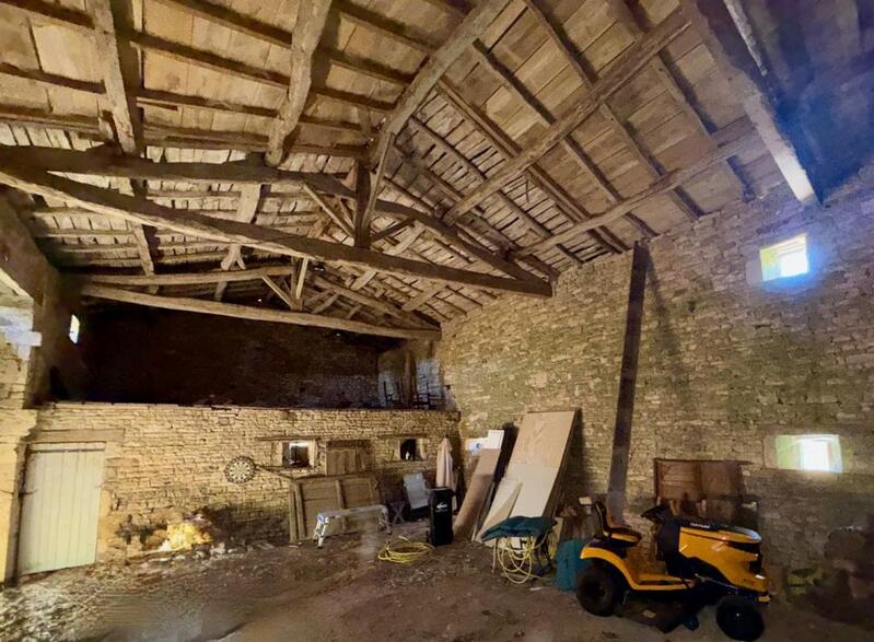 Propriété - 219 m² - 6 pièces