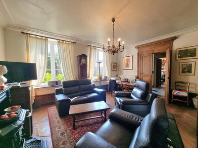 Maison - 310 m² - 10 pièces