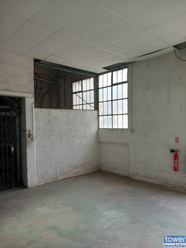 Entrepôt - 160 m²