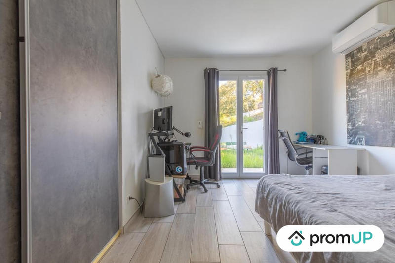 Maison - 240 m² - 7 pièces