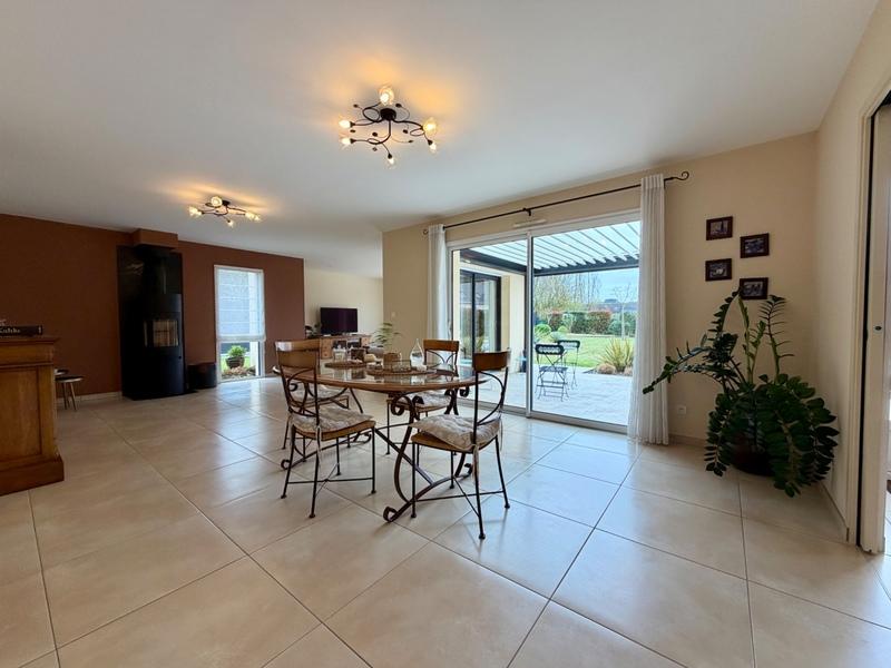 Maison - 167 m² - 8 pièces