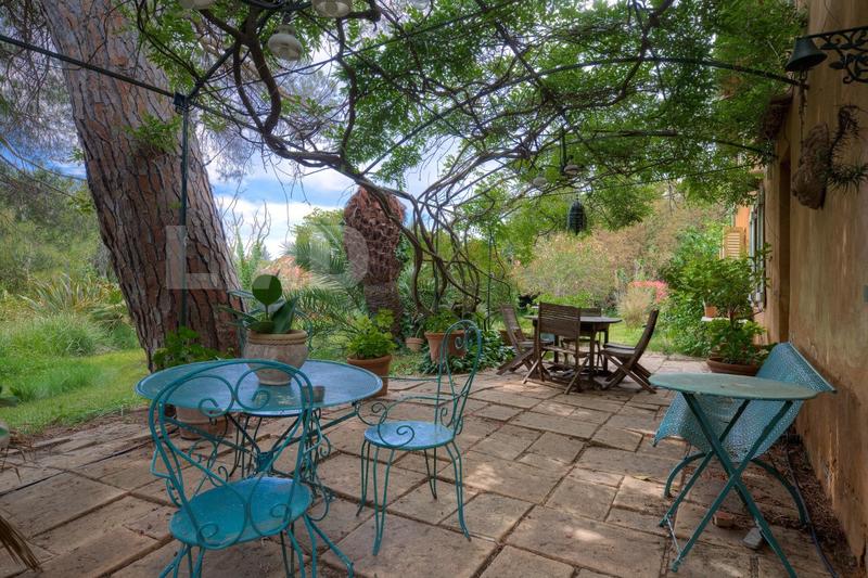 Maison - 180 m² - 9 pièces