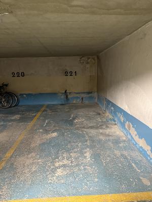 Parking / Garage - 11 m²