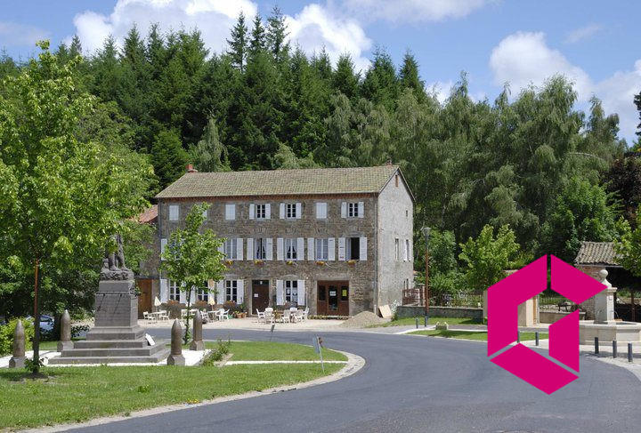 Maison - 300 m² - 16 pièces