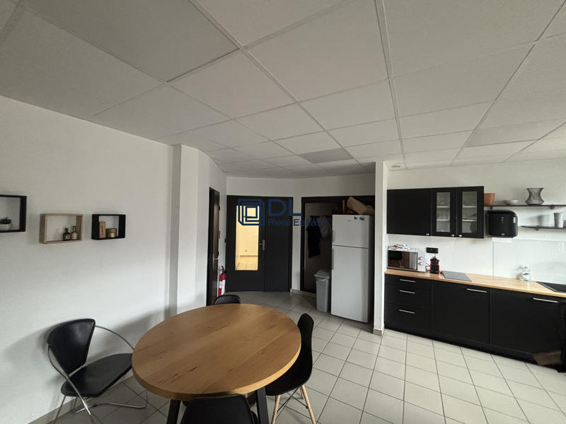 Entrepôt - 675 m²