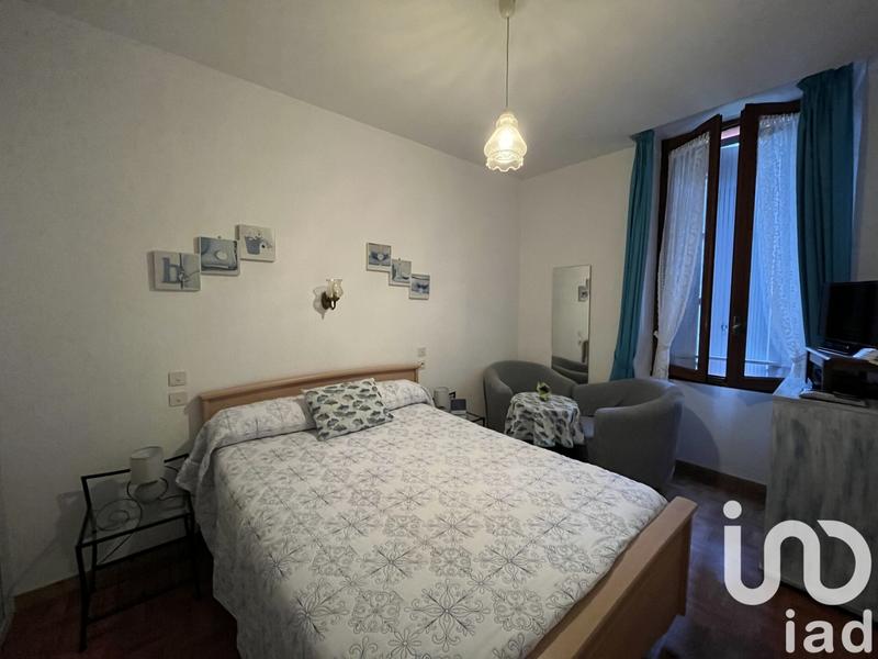 Maison - 203 m² - 12 pièces