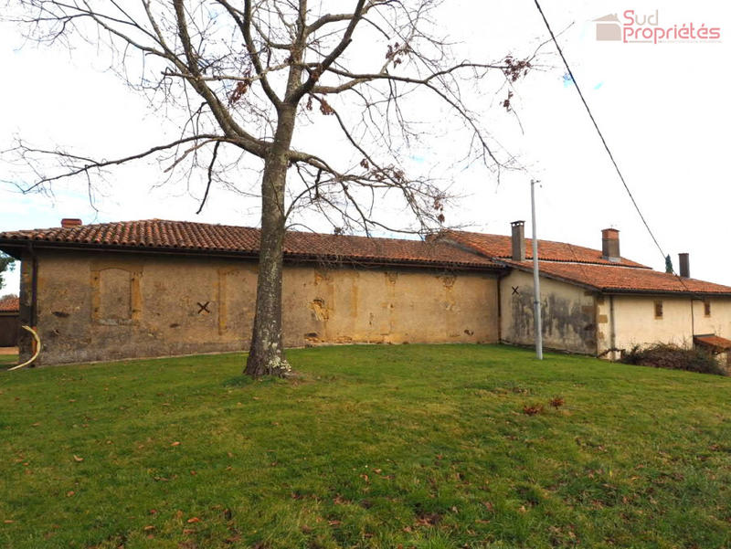 Maison - 284 m² - 9 pièces