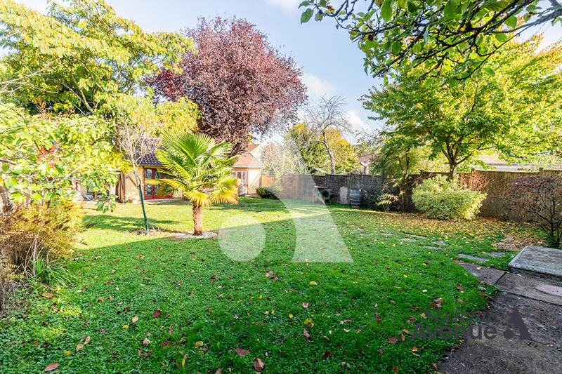 Maison - 189 m² - 8 pièces