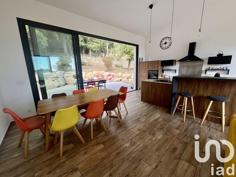 Maison - 140 m² - 5 pièces