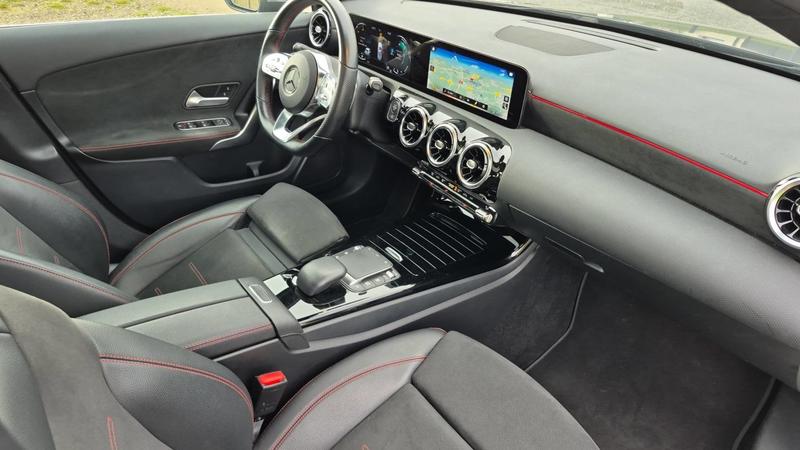 Mercedes Classe a IV 180 136 7g-Dct Amg Line - Automatique Toit ouvrant