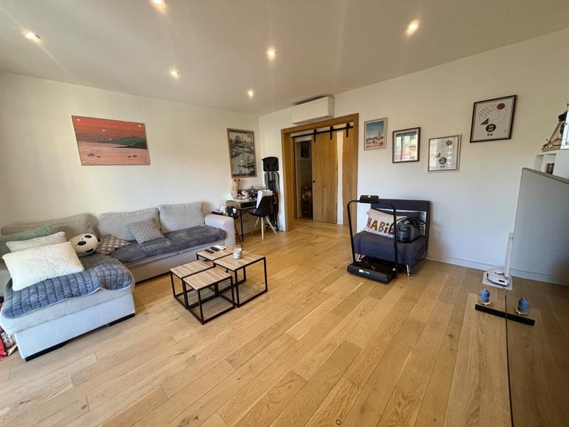 Appartement - 82 m² - 3 pièces