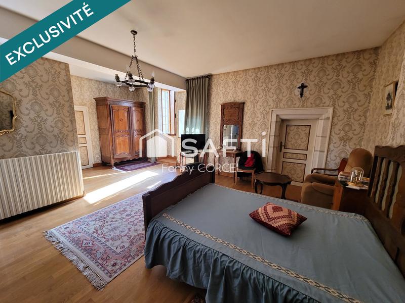 Maison - 221 m² - 9 pièces