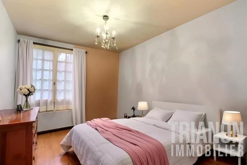 Maison - 174 m² - 9 pièces