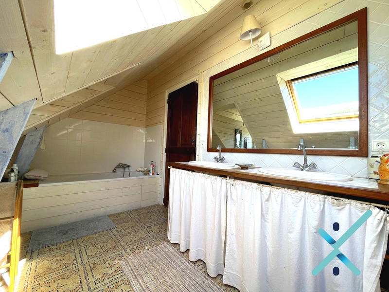 Maison - 280 m² - 11 pièces