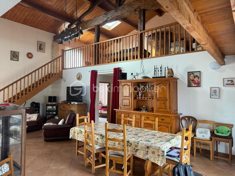 Maison en pierre - 322 m² - 10 pièces