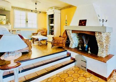 Maison en pierre - 185 m² - 9 pièces