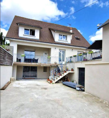 Maison traditionnelle - 200 m² - 8 pièces