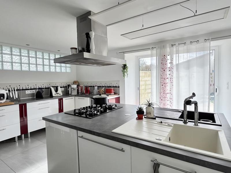 Maison - 345 m² - 11 pièces