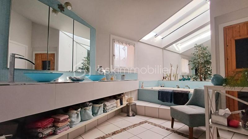 Villa - 245 m² - 8 pièces