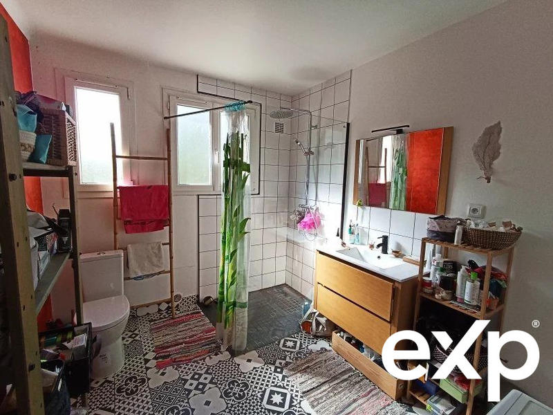 Maison - 214 m² - 9 pièces