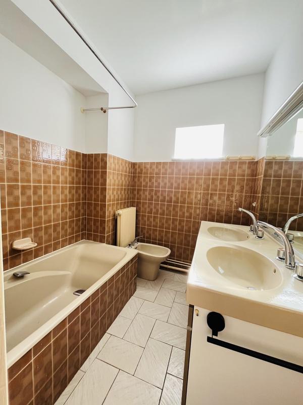 Appartement - 103 m² - 4 pièces