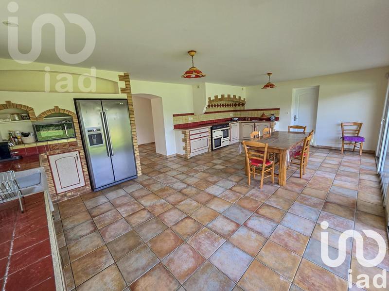 Maison - 240 m² - 7 pièces