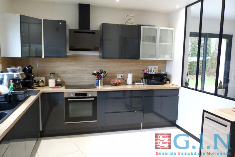 Maison - 200 m² - 8 pièces