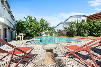 Maison - 297 m² - 14 pièces