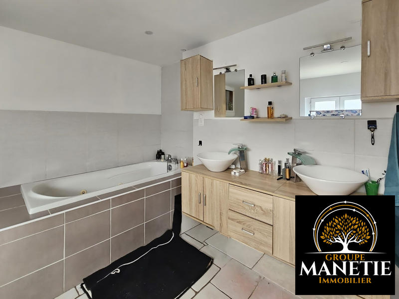 Maison - 182 m² - 7 pièces