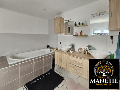 Maison - 182 m² - 7 pièces