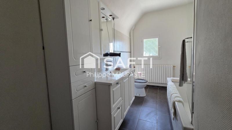 Maison - 180 m² - 7 pièces