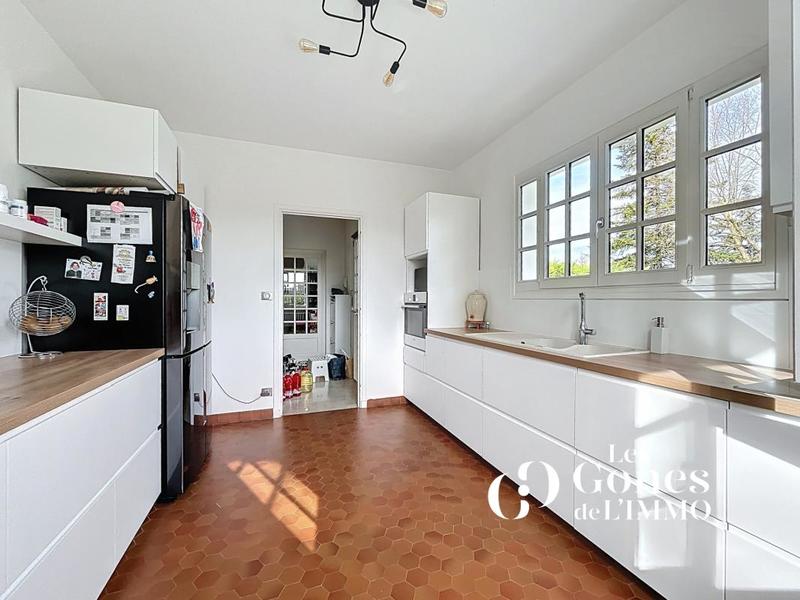 Propriété - 340 m² - 7 pièces