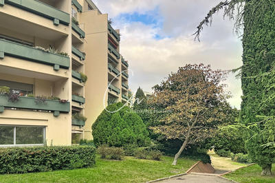 Appartement - 94 m² - 4 pièces