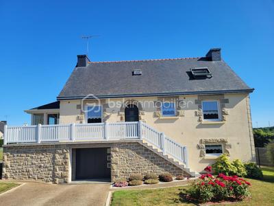 Maison traditionnelle - 120 m² - 7 pièces