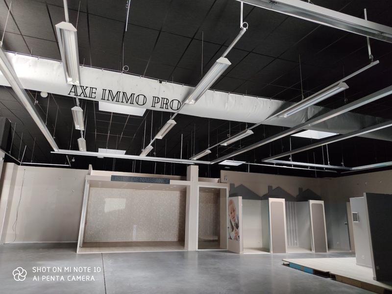 Local commercial - 1 854 m² - 5 pièces