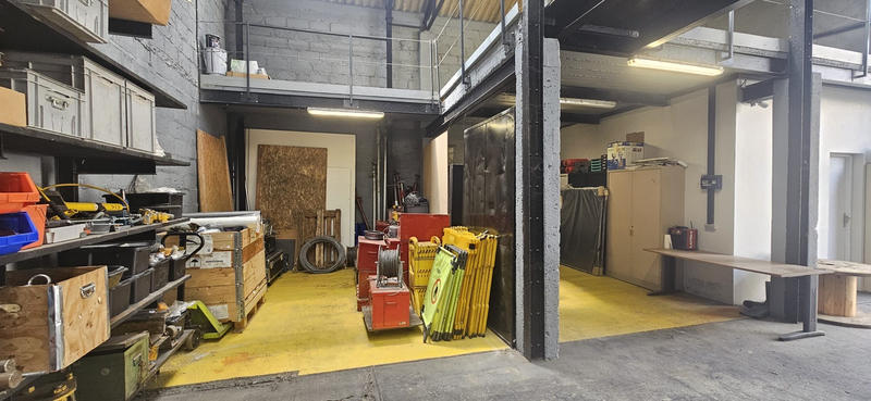 Local commercial - 317 m²