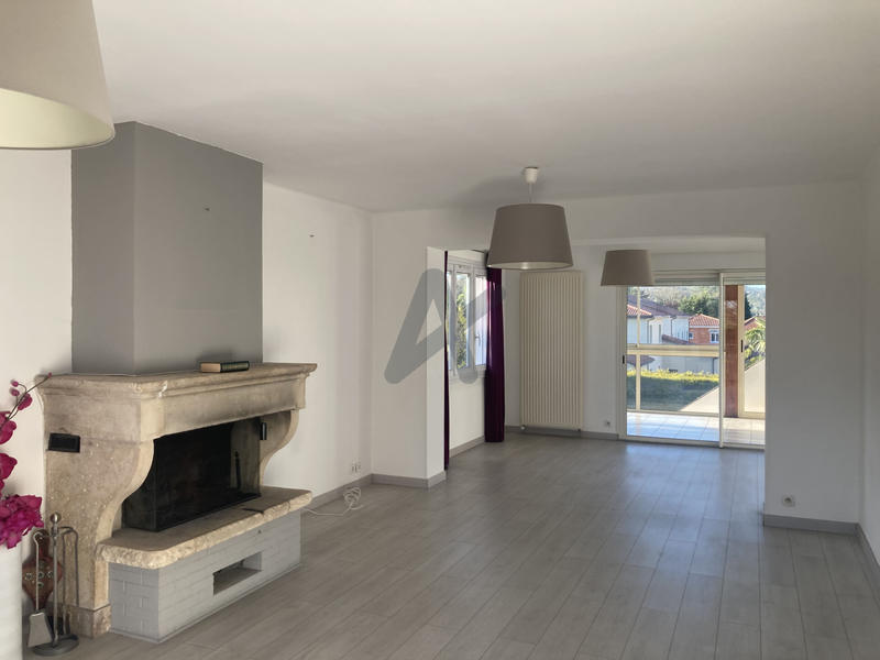 Maison - 206 m² - 8 pièces