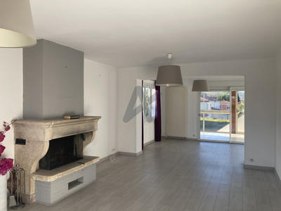 Maison - 206 m² - 8 pièces