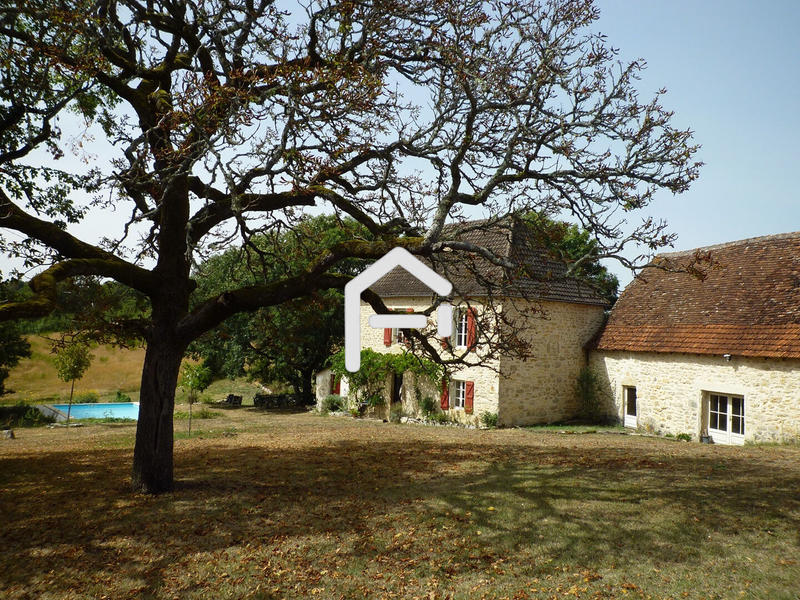 Maison - 240 m² - 9 pièces