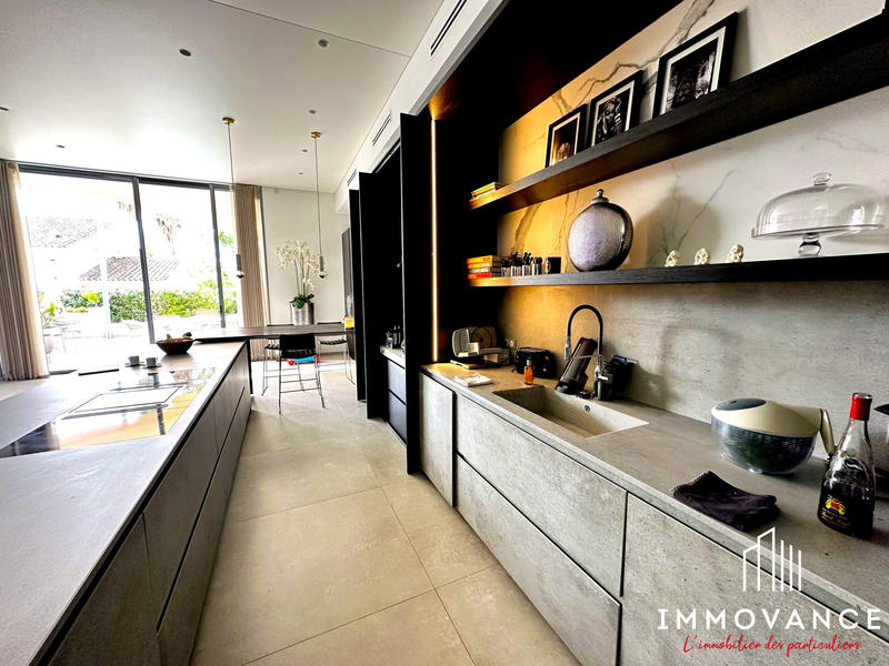 Maison contemporaine - 275 m² - 6 pièces