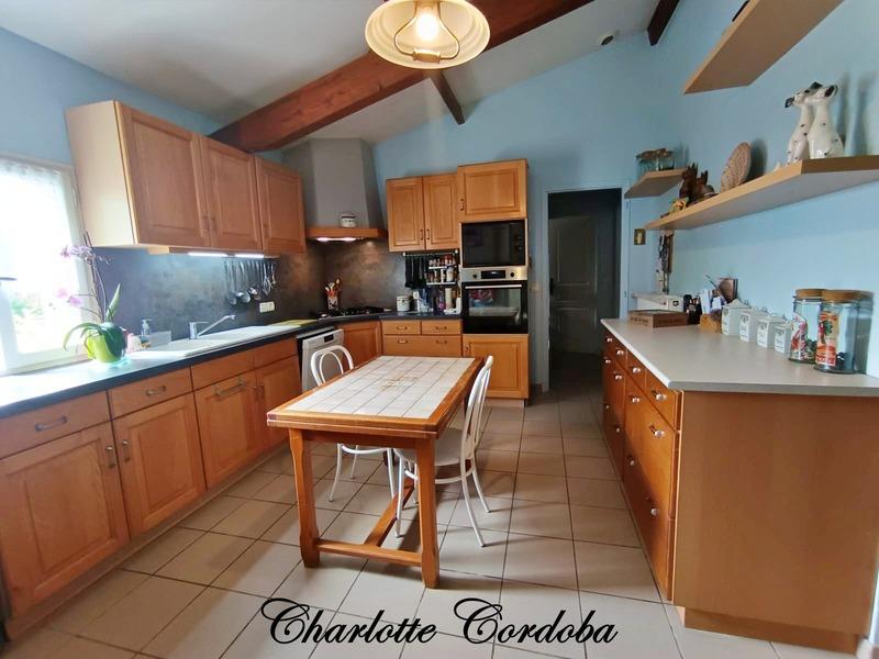 Propriété - 404 m² - 20 pièces