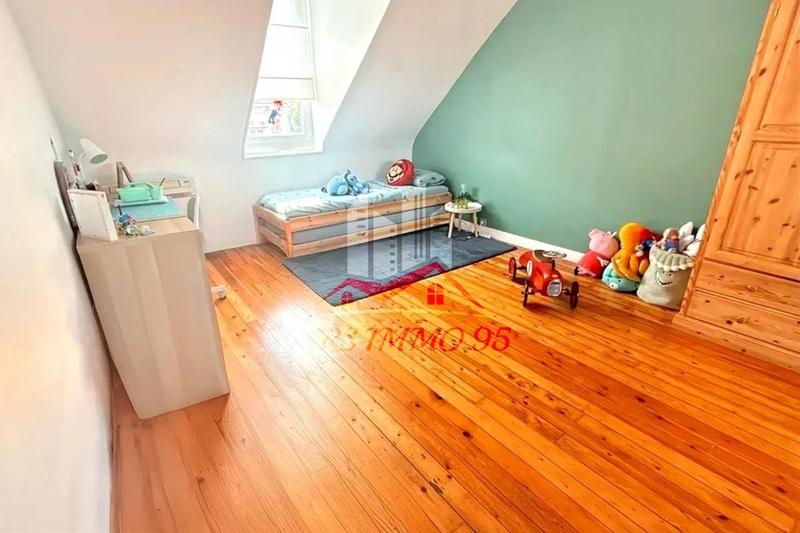 Maison - 180 m² - 8 pièces