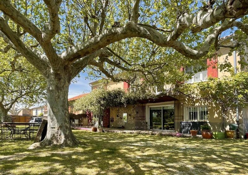 Maison - 250 m² - 7 pièces