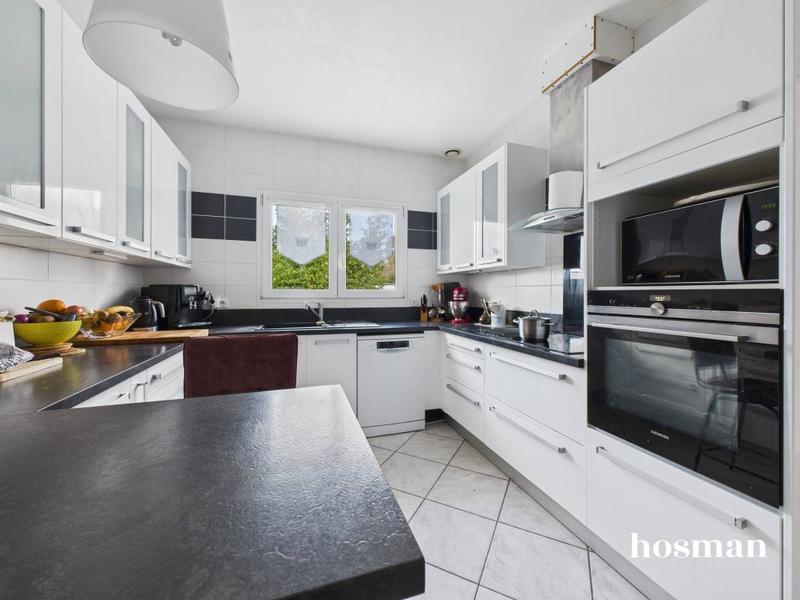 Maison - 210 m² - 5 pièces