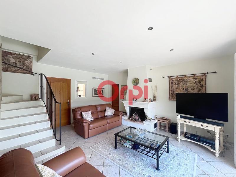 Maison - 140 m² - 4 pièces