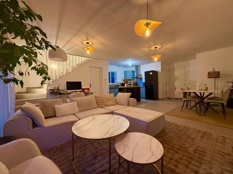 Maison - 93 m² - 5 pièces